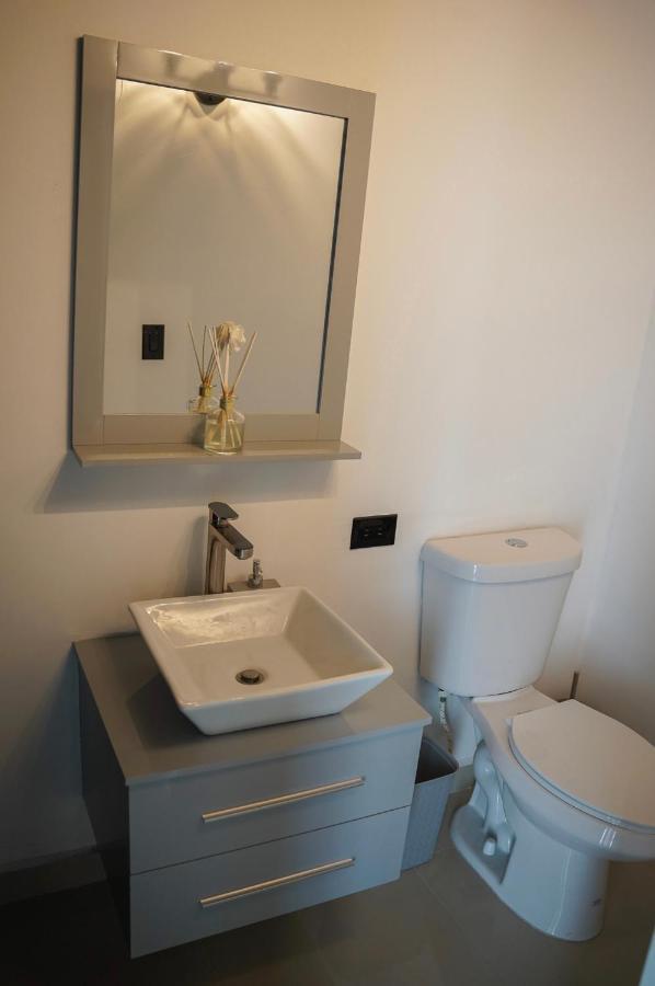 North Breeze Guest House 1 Levittown Ngoại thất bức ảnh